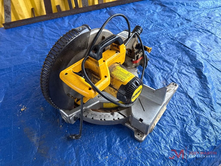 dewalt-chop-saw-image-4