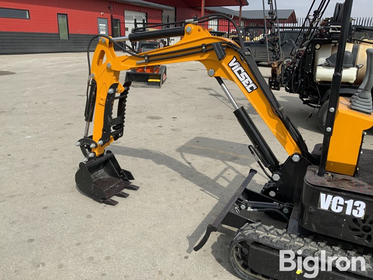 2025-massey-ferguson-730-image-9