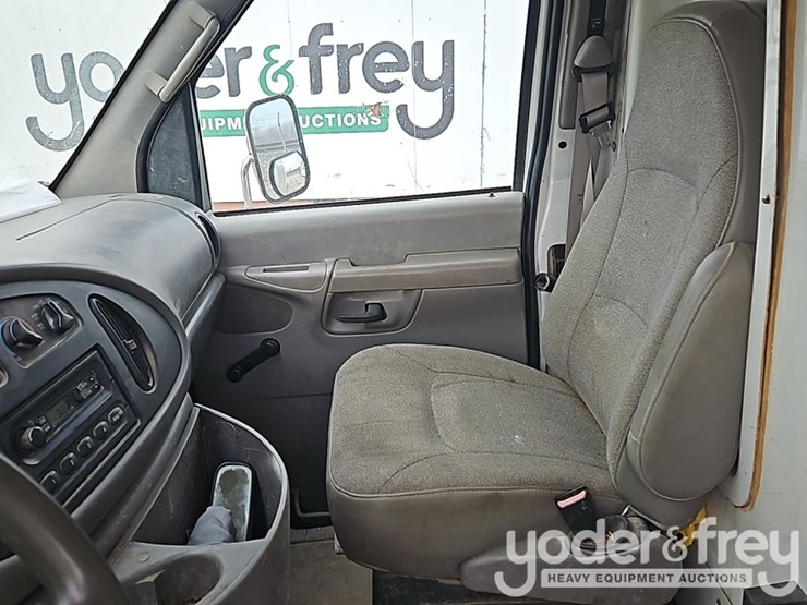 2002-ford-e450-image-23