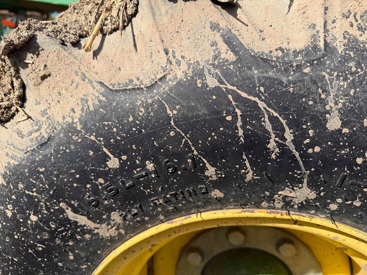 2011-john-deere-1890-image-38