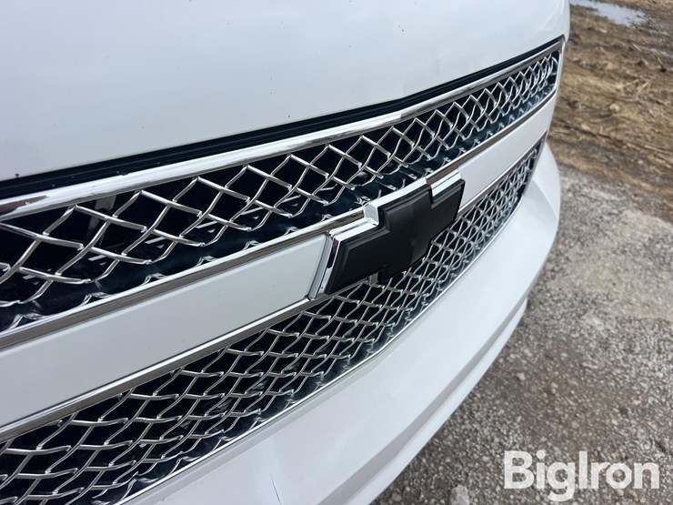 2007-chevrolet-suburban-image-17