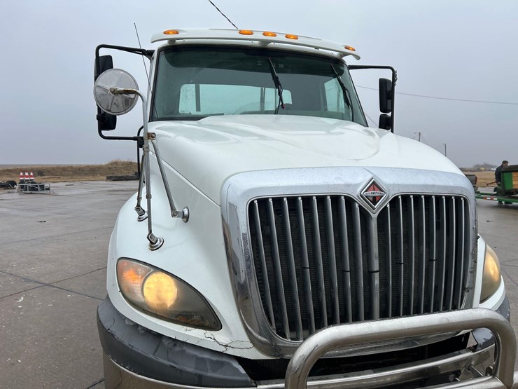 2011-international-prostar-image-25