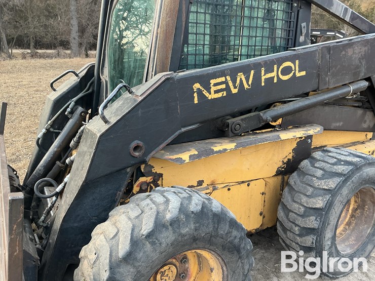 new-holland-lx885-image-16