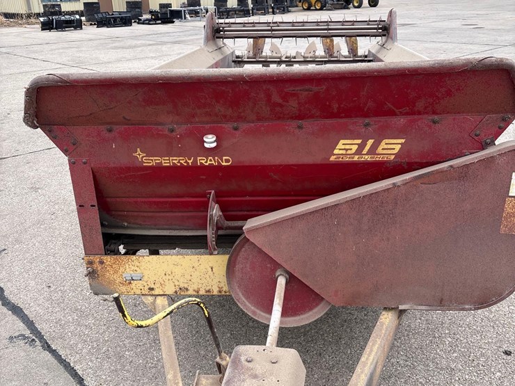 new-holland-516-image-7