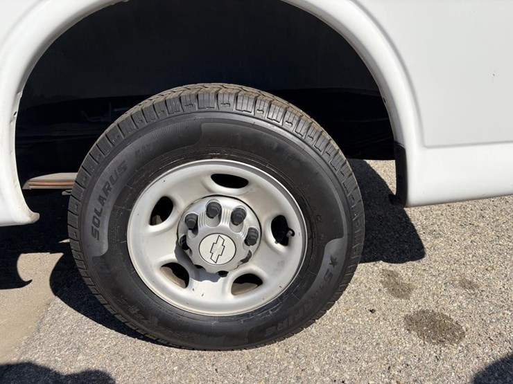 2015-chevrolet-express-2500-image-5