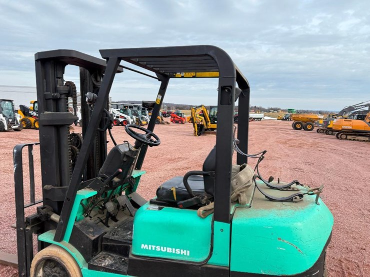 mitsubishi-fgc30k-image-19