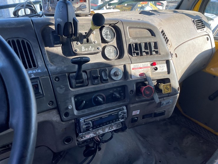 2006-caterpillar-c13-image-39