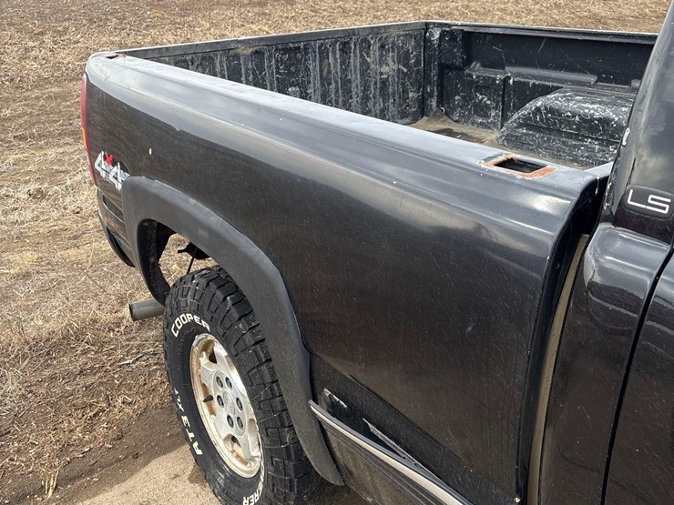 2001-chevrolet-1500-image-21