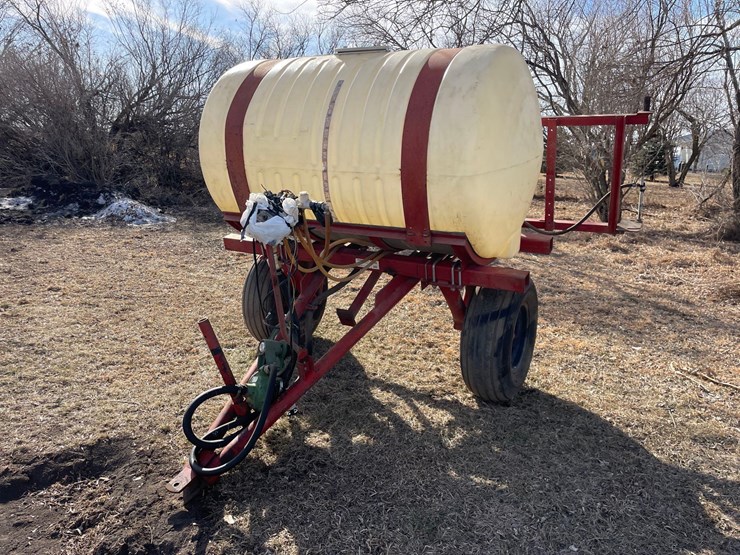 400-gallon-pull-type-sprayer-image-2