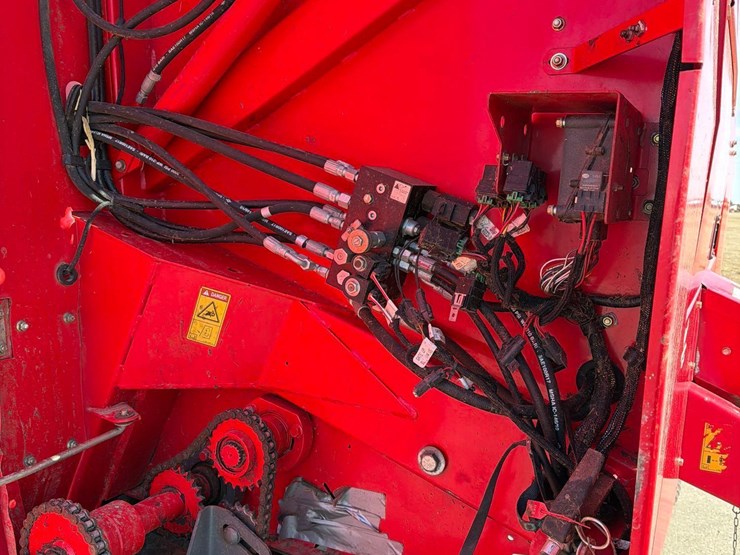 massey-ferguson-2856a-image-35