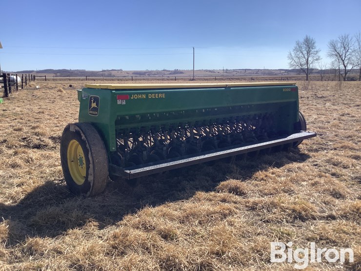 john-deere-8300-image-7