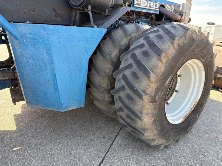 1990-versatile-946-image-32