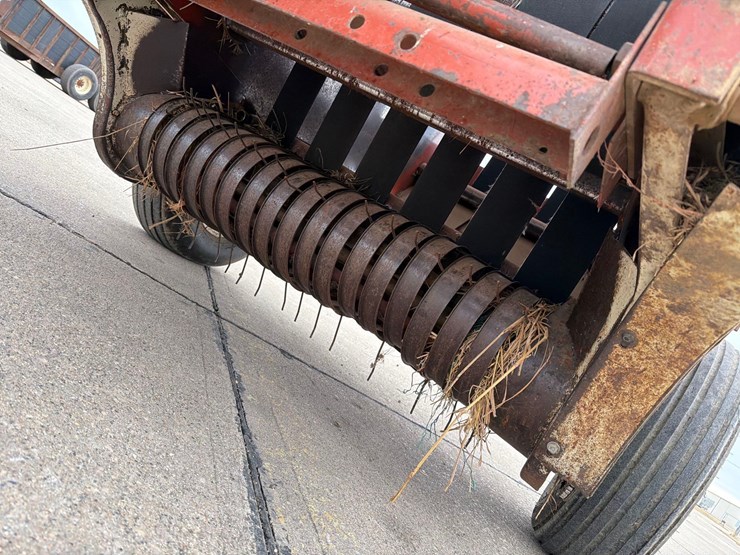 hesston-5540-image-16