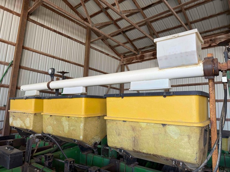 john-deere-7240-image-24