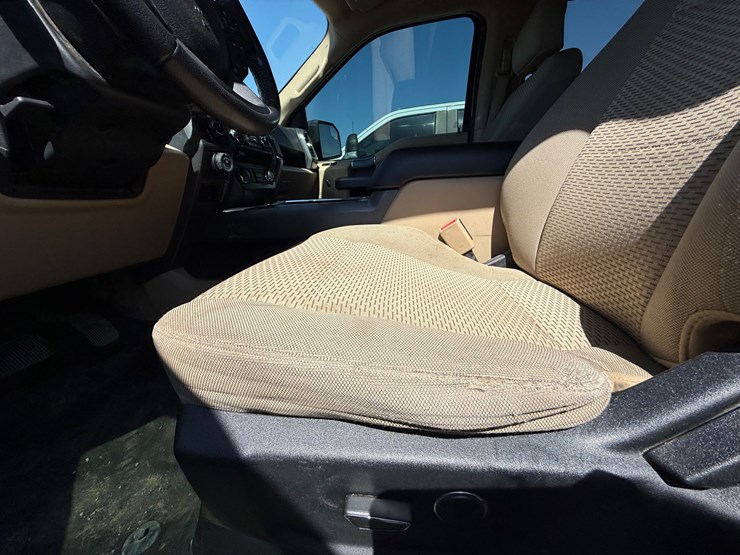 2016-ford-f150-image-36