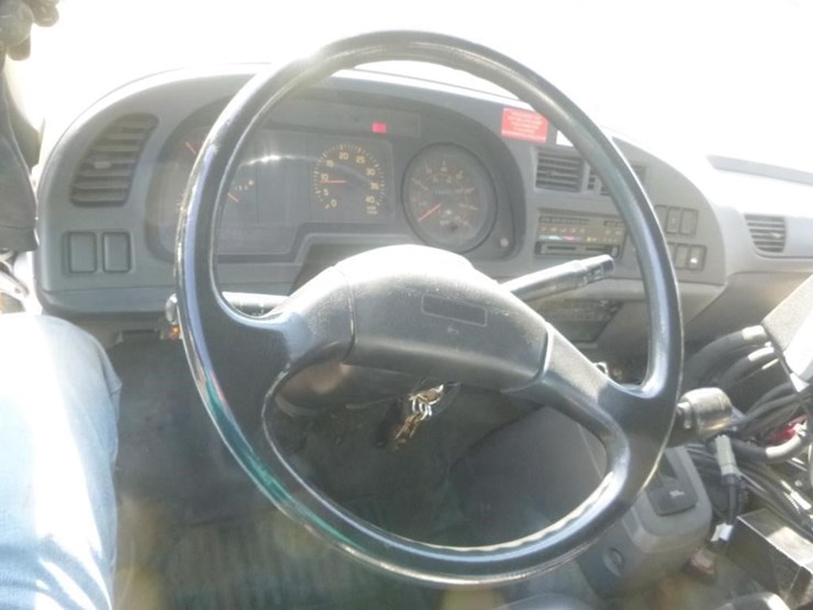 2002-gmc-t6500-image-14