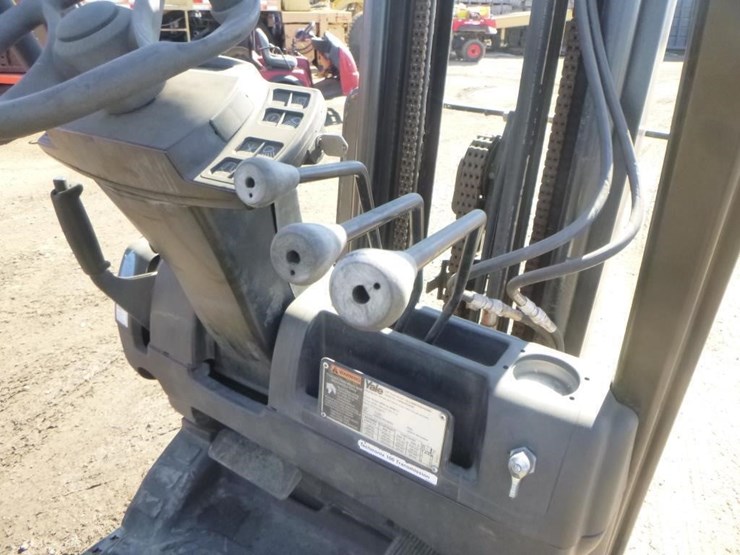 yale-glc30-forklift-image-19