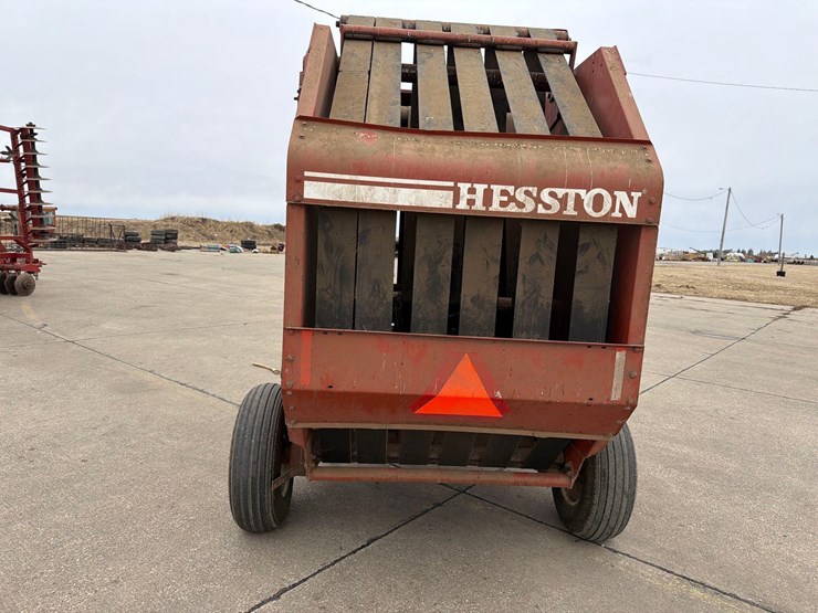 hesston-5540-image-4