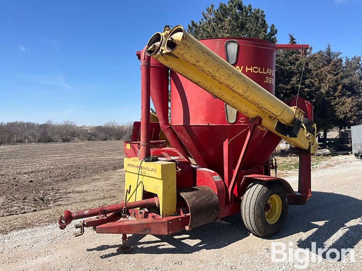 new-holland-355-image-1