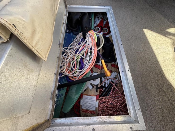 2000-unknown-trailer-image-29