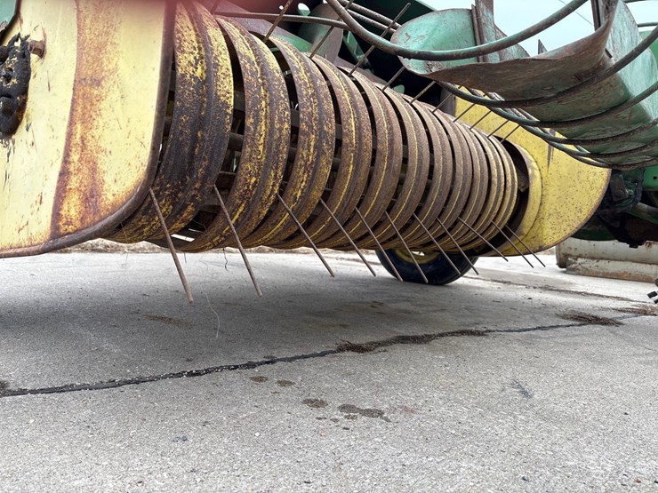 john-deere-24t-image-34