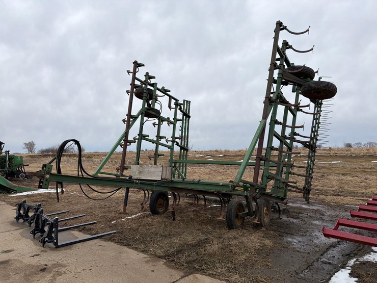 john-deere-1010-image-1