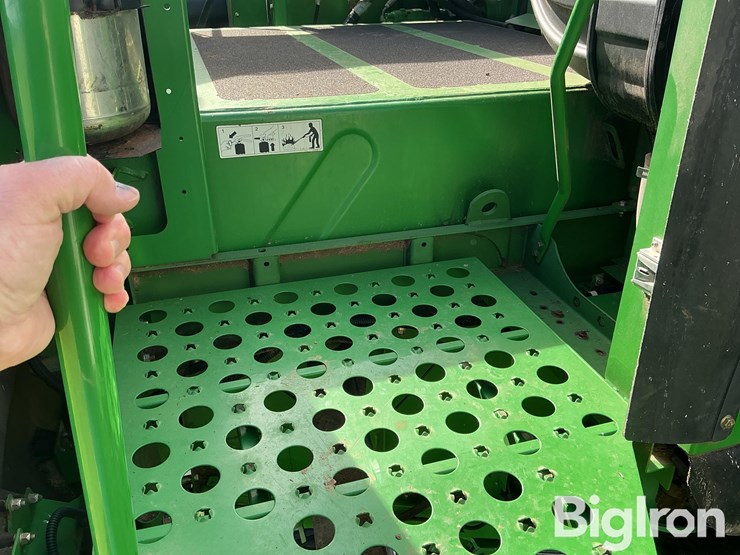 2013-john-deere-s670-image-19