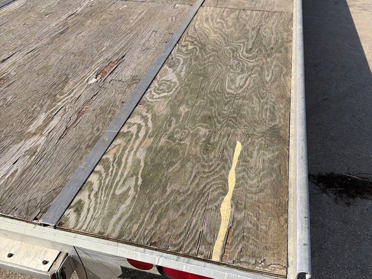 2005-newman-100”-x-22ft-snowmobile-trailer-image-24