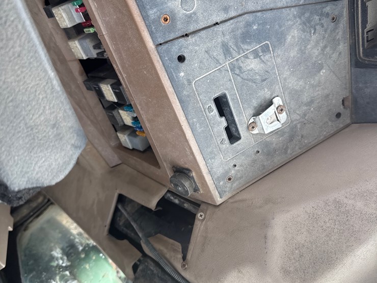 john-deere-6410-image-33