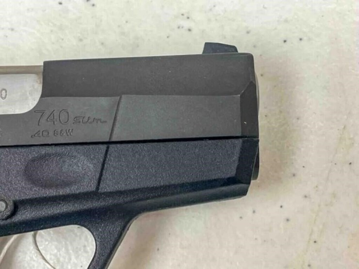 taurus-pistol-image-4