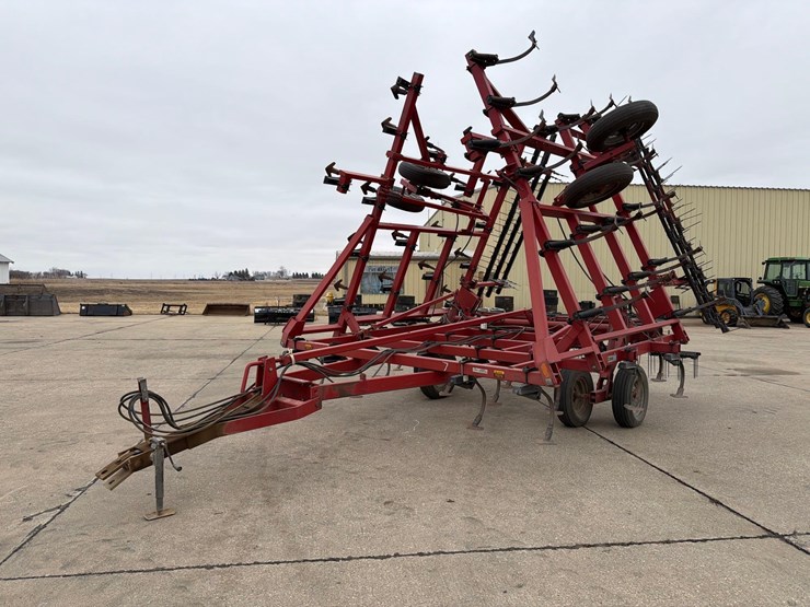 case-ih-4800-image-1