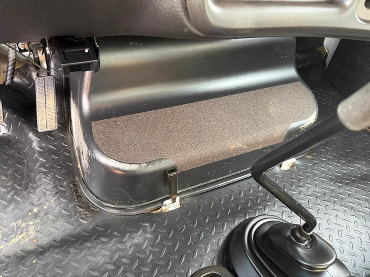 #205-•-lot-205-image-53