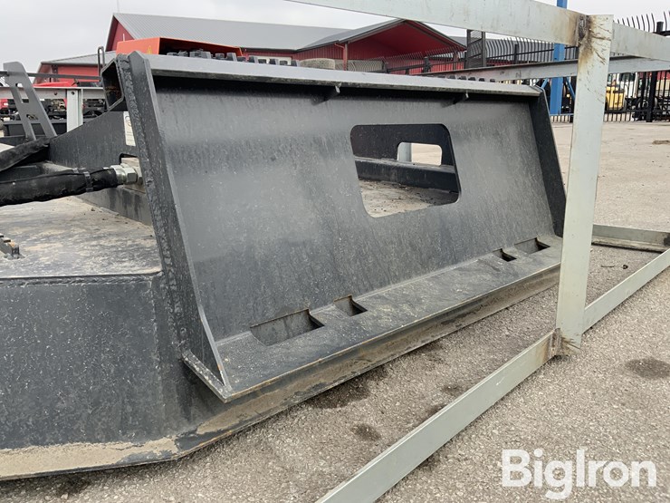 2025-massey-ferguson-730-image-9