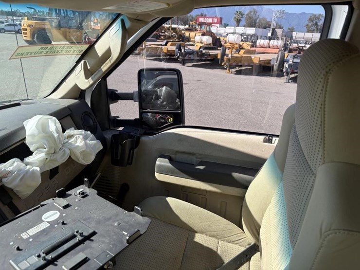 2010-ford-f450-image-11