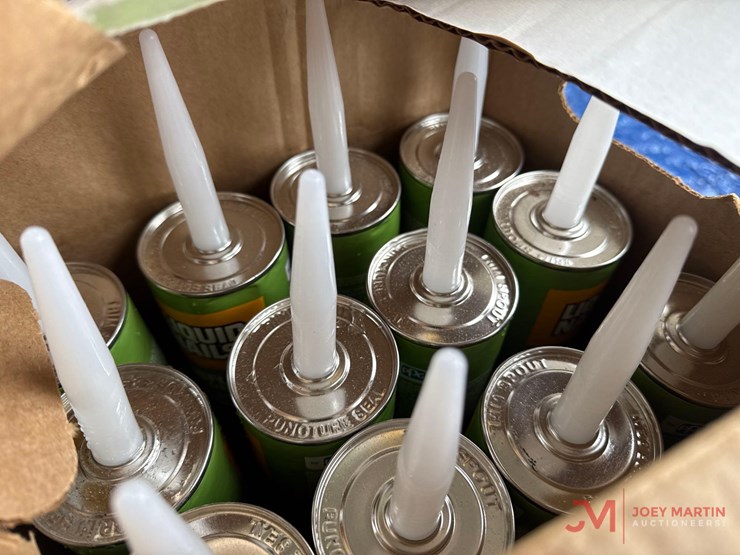 box-of-liquid-nails-image-3