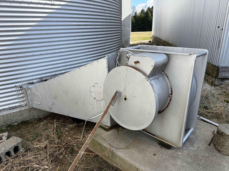 10,000-bushel-grain-bin-(brock-heater)-image-3