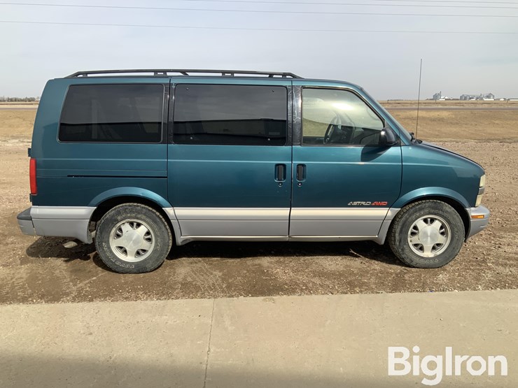 1999-chevrolet-astro-image-4