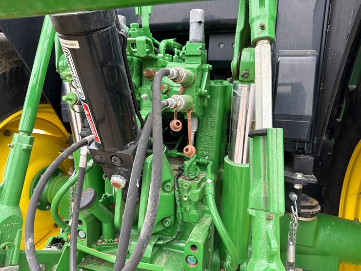 2023-john-deere-6120m-image-10