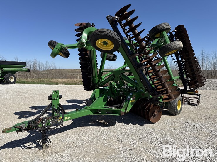 2012-john-deere-2623-image-1