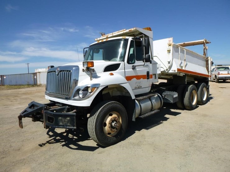 2009-international-7600-image-2