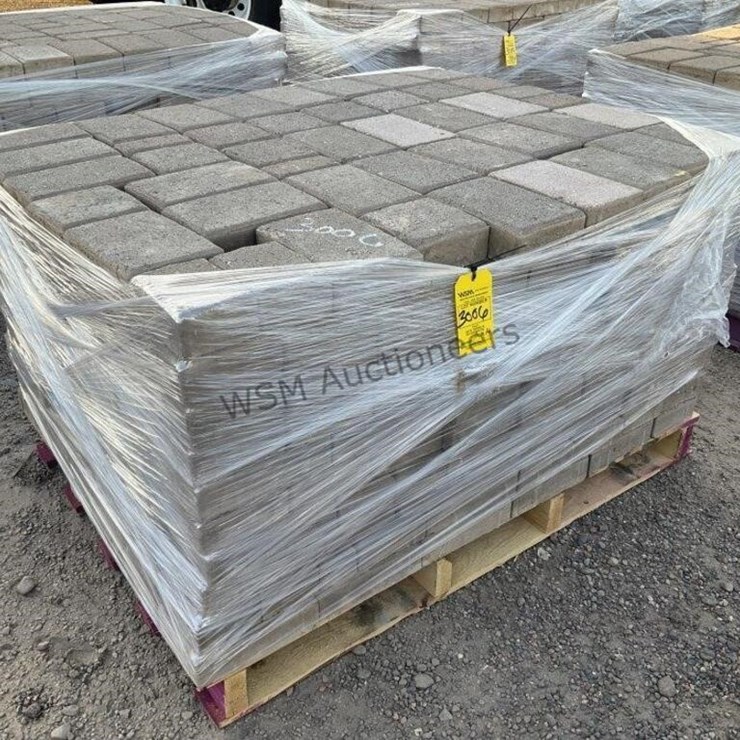 PALLET OF STONE PAVERS