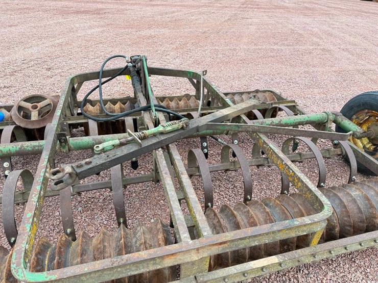 10-john-deere-10-image-21