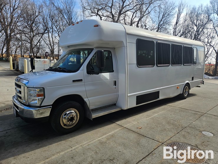 2016-ford-e450-image-9