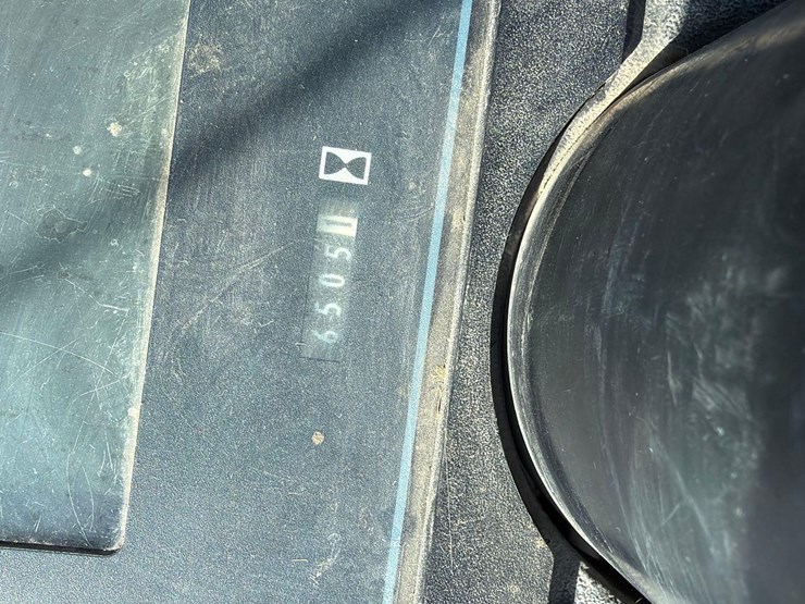 1990-versatile-946-image-57