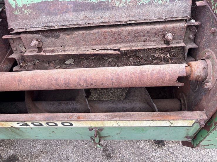 john-deere-3800-image-25