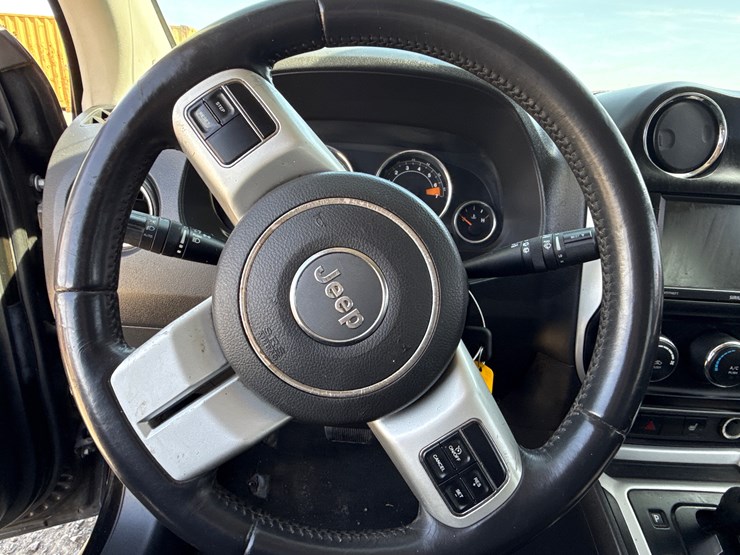 2016-jeep-compass-image-28