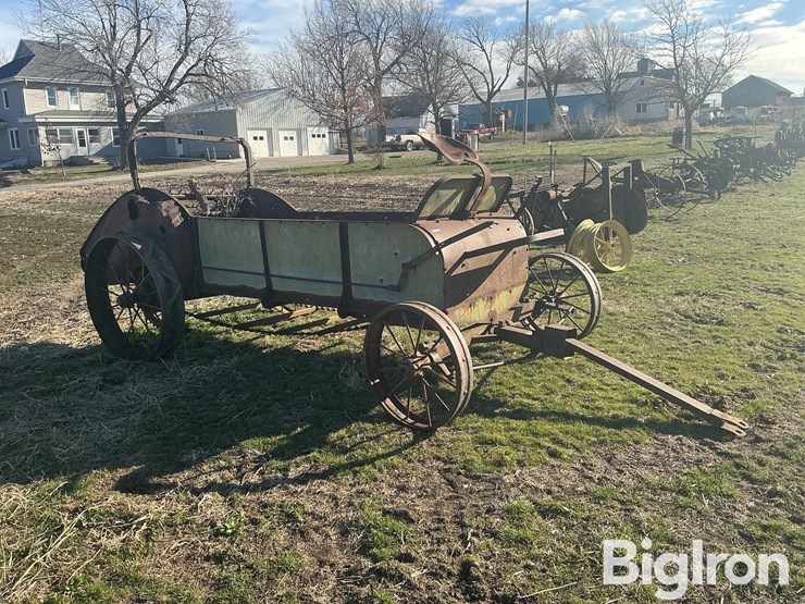 john-deere-manure-spreader-image-3