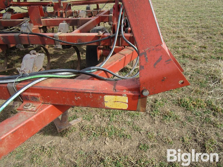 hesston-2210-image-11