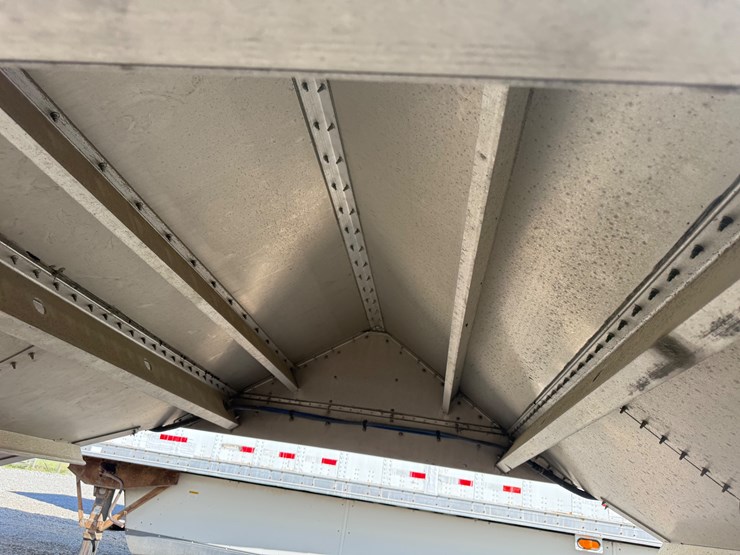 2022-wilson-hopper-bottom-image-24