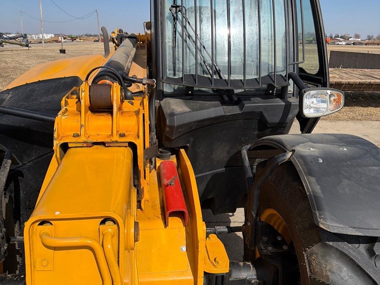 2012-jcb-535-95-image-55